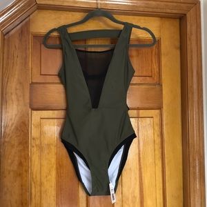 Cupshe bathing suit with mesh lining *NEW*